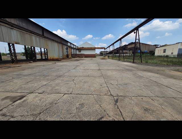 3,000M² FACTORY FOR SALE IN BOKSBURG EAST